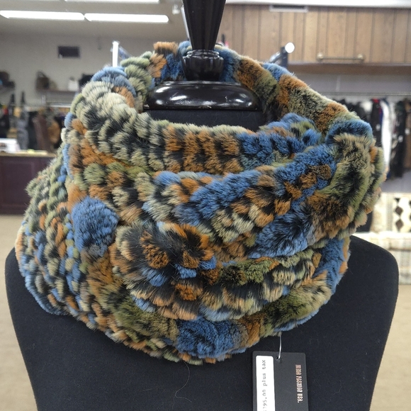 Multicolor Rex Rabbit Fur Infinity Scarf - Picture 3 of 3
